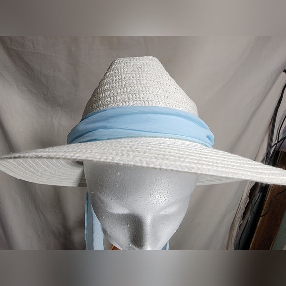 NWOT Betmar fedora style poly braid sun hat, decorative blue fabric & rivets - Picture 5 of 12